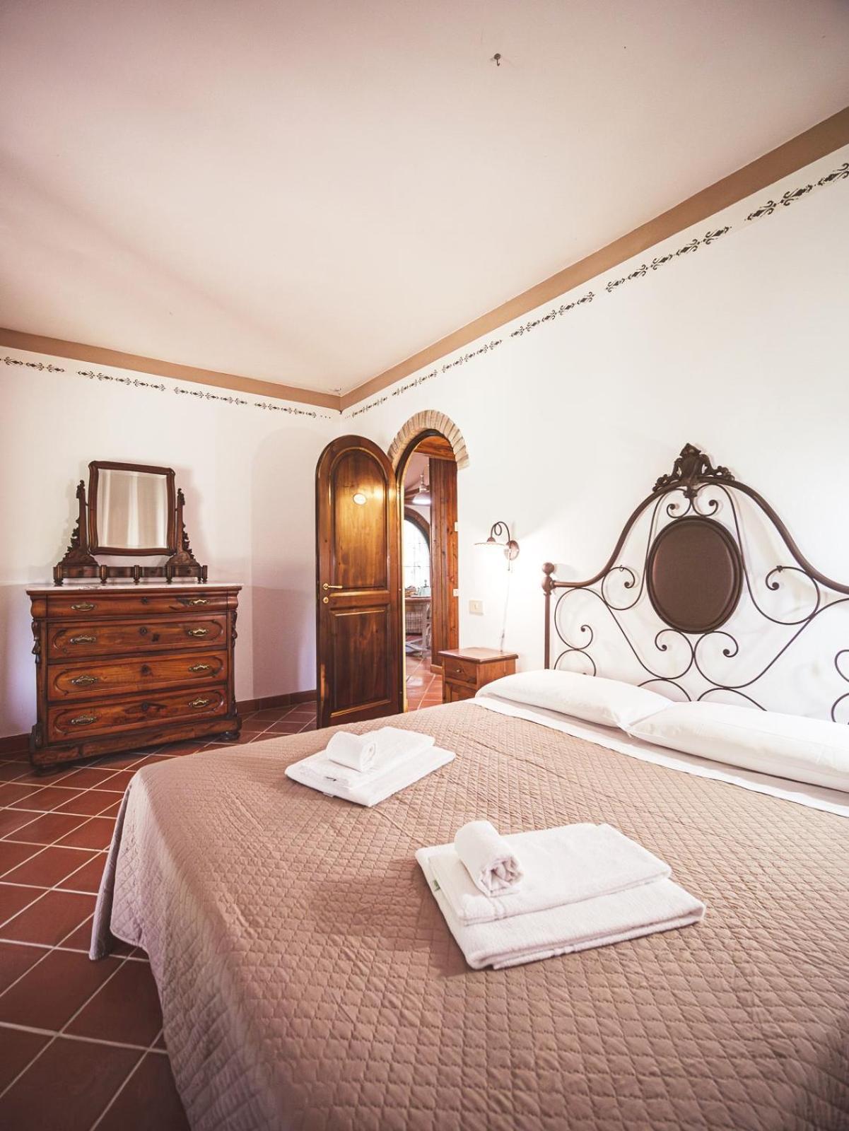 チェチナRelais Casale Il Poggetto - Olivo 1 By Zoom In Earthアパートメント エクステリア 写真