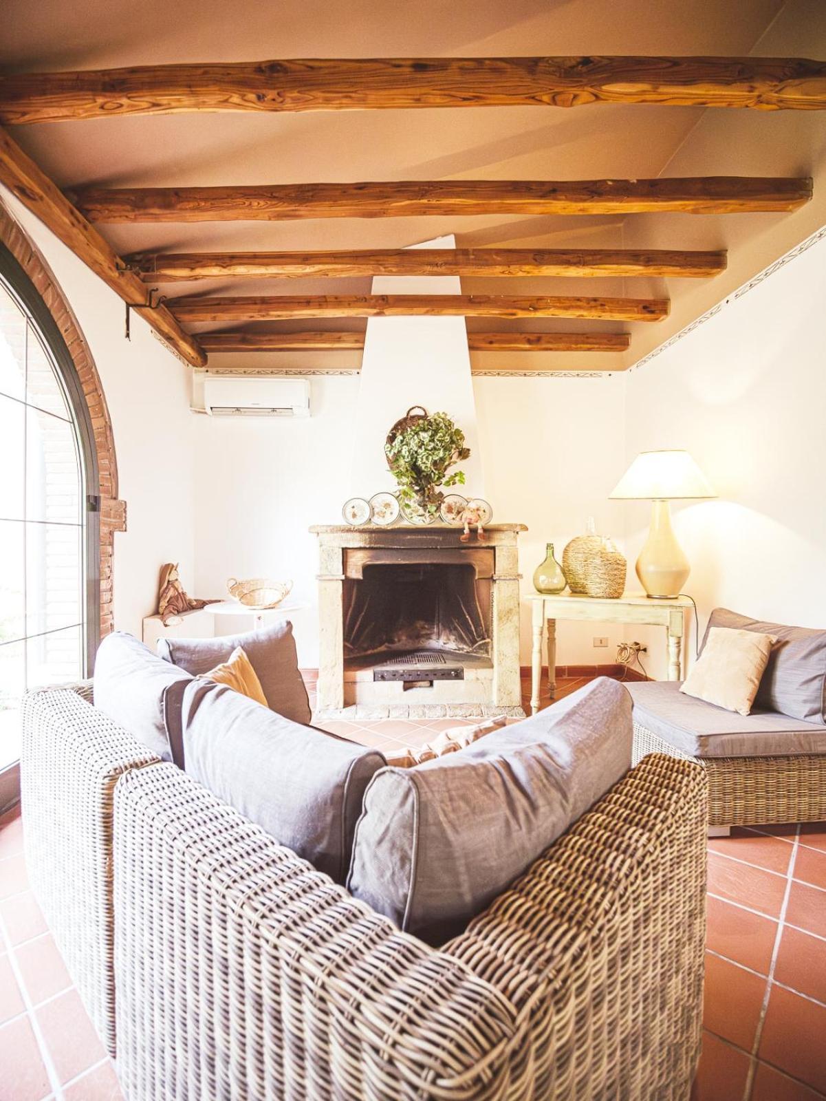 チェチナRelais Casale Il Poggetto - Olivo 1 By Zoom In Earthアパートメント エクステリア 写真